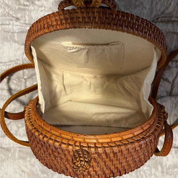 Round Rattan Crossbody - Picture 6 of 9